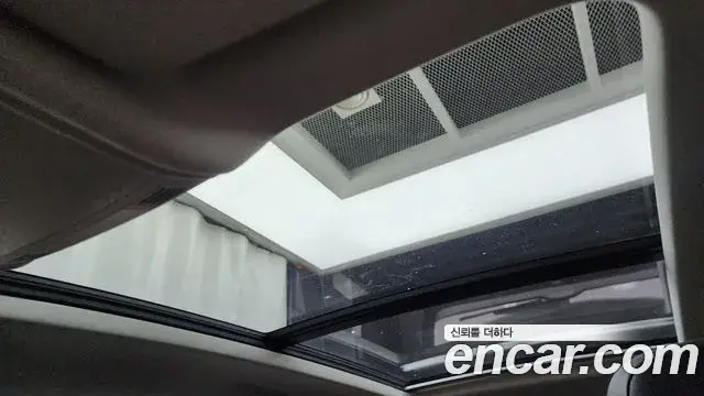 Volkswagen Tiguan 2018 — ფოტო 15/20