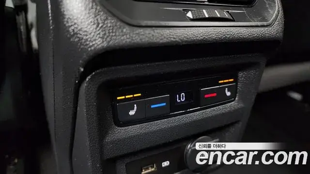 Volkswagen Tiguan 2018 — ფოტო 13/20