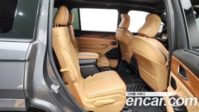 Jeep Grand Cherokee 2021 — Photo 26/35