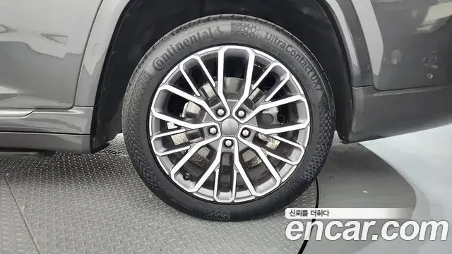 Jeep Grand Cherokee 2021 — Photo 12/35