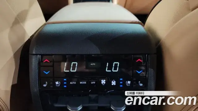 Jeep Grand Cherokee 2021 — Photo 27/35