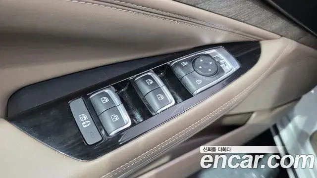 Kia K8 2023 — Şəkil 17/30