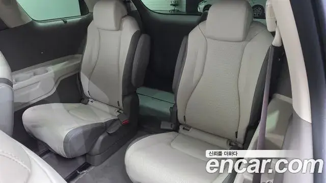 Kia Carnival 2025 — Photo 17/20