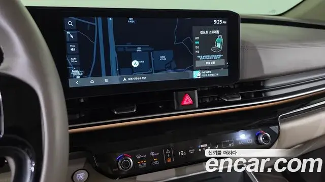 Kia Carnival 2025 — Photo 8/20