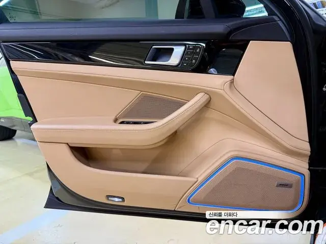 Porsche Panamera 2021 — Photo 14/20