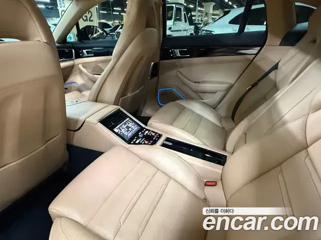 Porsche Panamera 2021 — Photo 16/20