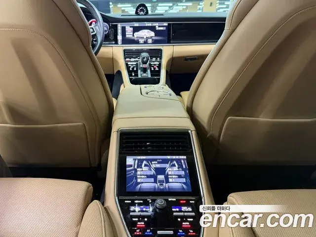 Porsche Panamera 2021 — Photo 18/20