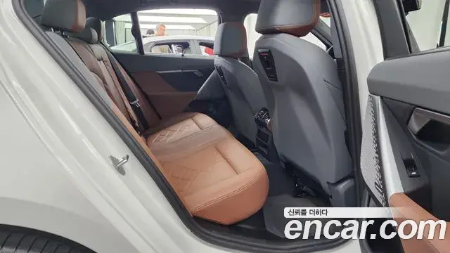 BMW 5 Series 2025 — Şəkil 15/33