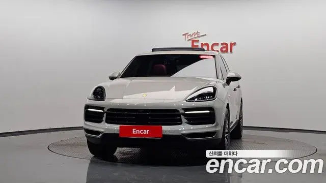 Porsche Cayenne 2022 — Photo 14/36