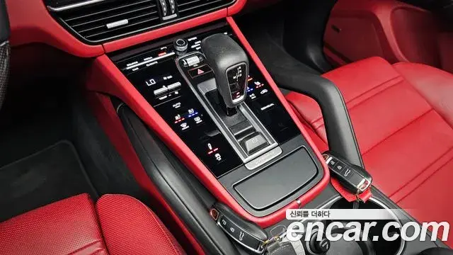 Porsche Cayenne 2022 — Photo 25/36