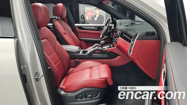 Porsche Cayenne 2022 — Photo 10/36