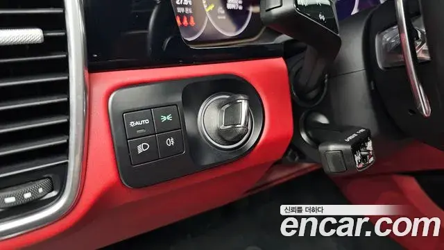 Porsche Cayenne 2022 — Photo 6/36