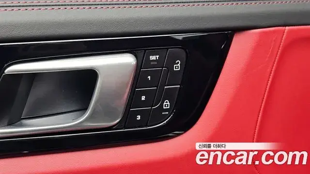 Porsche Cayenne 2022 — Photo 8/36