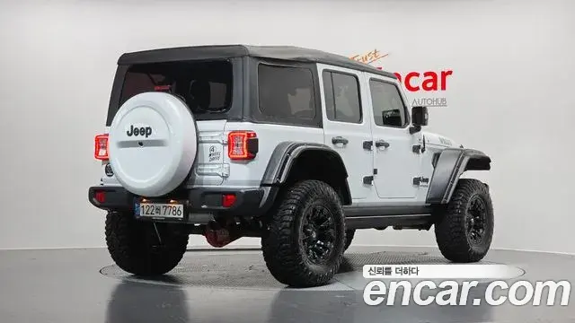 Jeep Wrangler 2020 — Фото 2/20