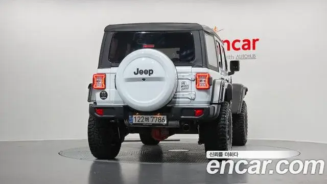 Jeep Wrangler 2020 — Фото 4/20