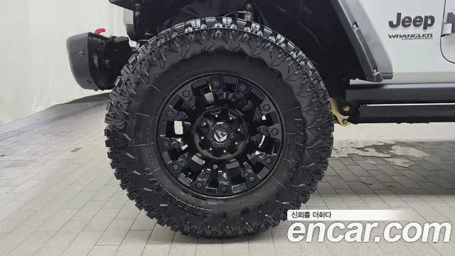 Jeep Wrangler 2020 — Фото 5/20