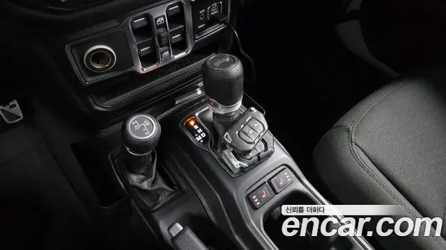 Jeep Wrangler 2020 — Фото 9/20