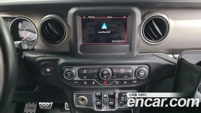 Jeep Wrangler 2020 — Фото 14/20