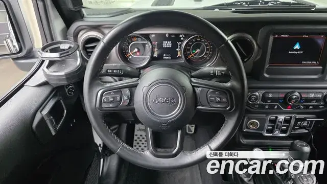 Jeep Wrangler 2020 — Фото 15/20