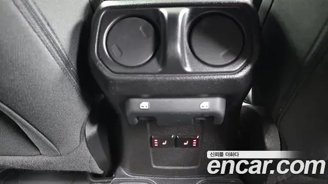 Jeep Wrangler 2020 — Фото 19/20