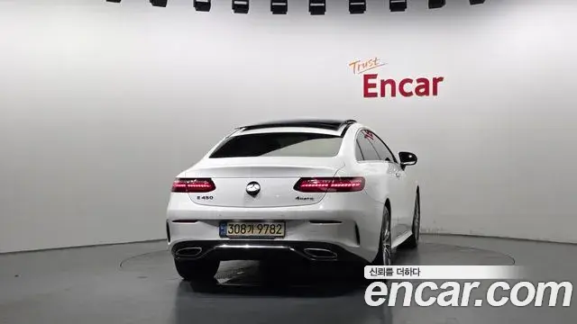 Mercedes-Benz E-Class 2021 — Фото 4/20