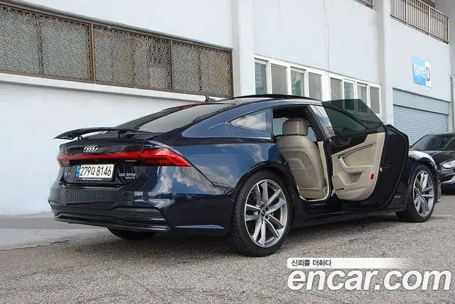 Audi A7 2022 — ფოტო 6/20
