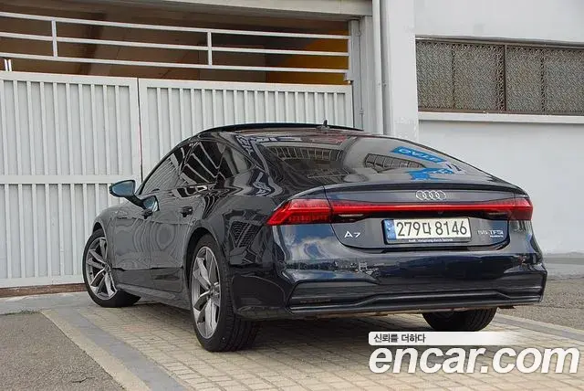 Audi A7 2022 — ფოტო 4/20