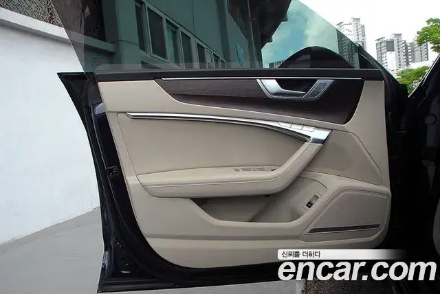 Audi A7 2022 — ფოტო 15/20