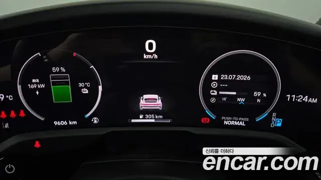 Porsche Taycan 2025 — ფოტო 33/37