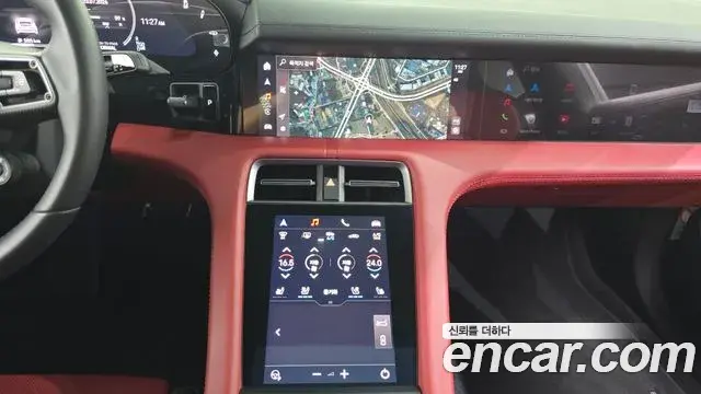 Porsche Taycan 2025 — ფოტო 7/37