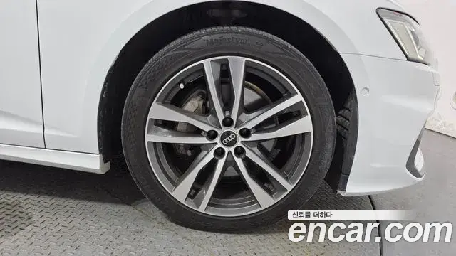 Audi A6 2021 — Photo 12/37