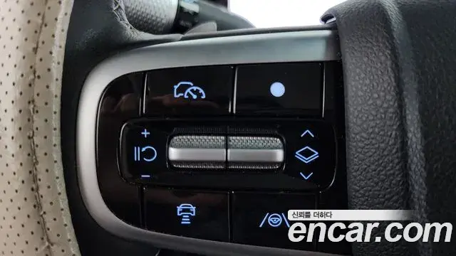 Genesis GV70 2024 — ფოტო 29/32