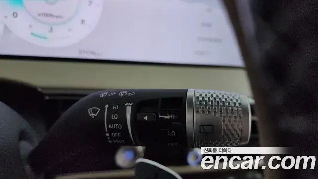 Genesis GV70 2024 — ფოტო 21/32
