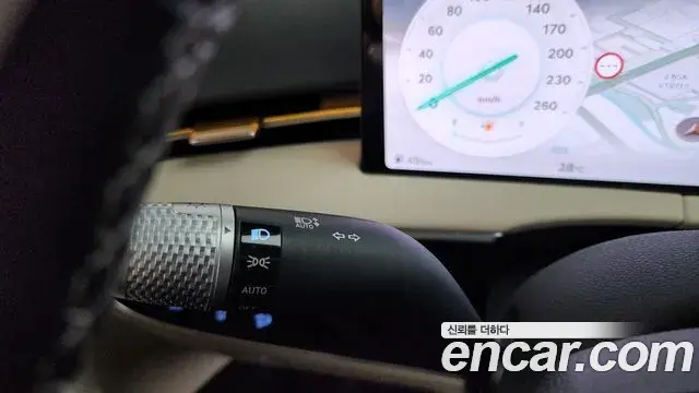 Genesis GV70 2024 — ფოტო 23/32