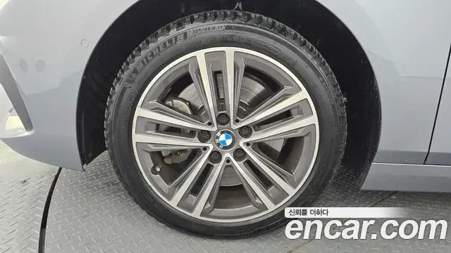 BMW 1 Series 2022 — Şəkil 29/30