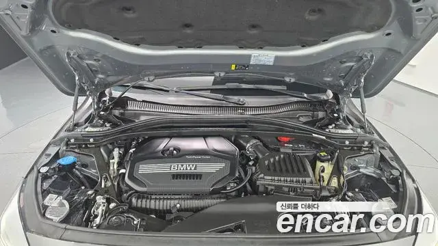 BMW 1 Series 2022 — Şəkil 2/30