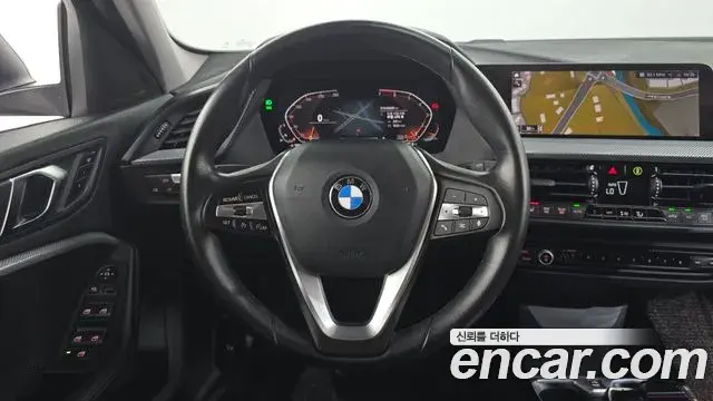 BMW 1 Series 2022 — Şəkil 14/30
