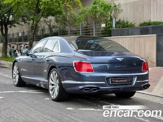 Bentley Flying Spur 2021 — ფოტო 11/20