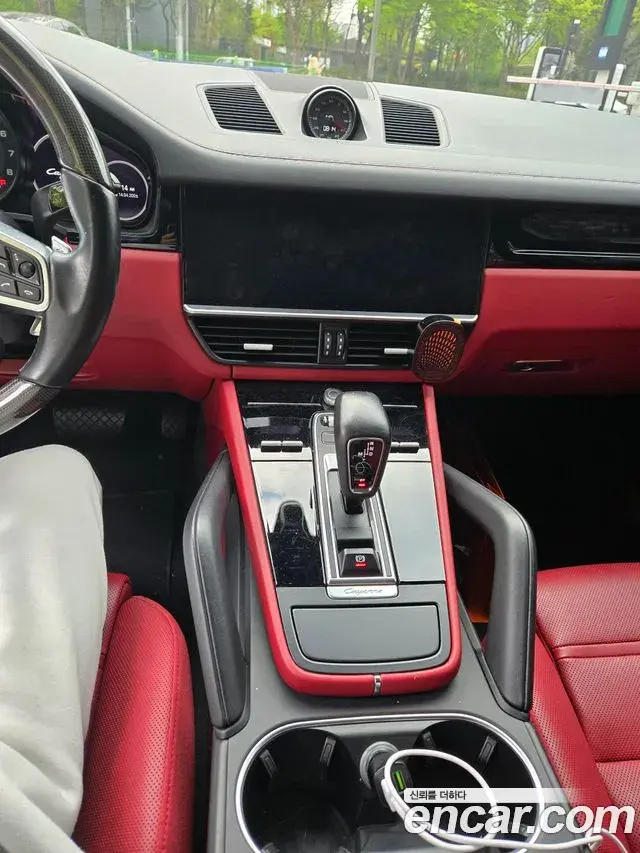 Porsche Cayenne 2022 — ფოტო 1/5