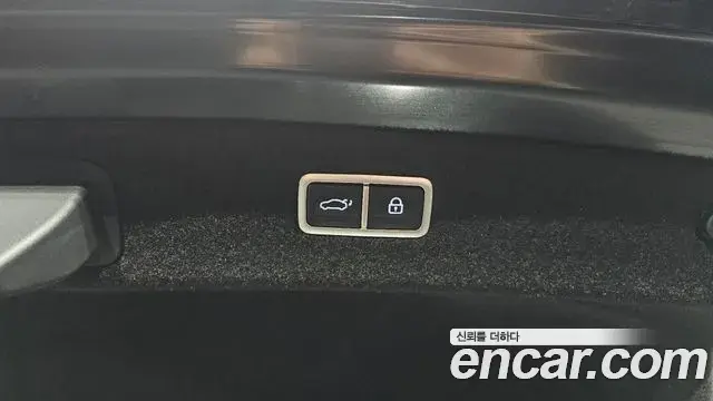 Genesis G90 2022 — Şəkil 38/39