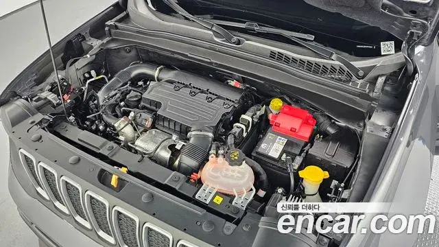 Jeep Renegade 2023 — Photo 9/31