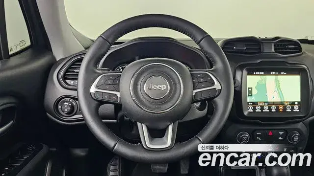 Jeep Renegade 2023 — Photo 20/31