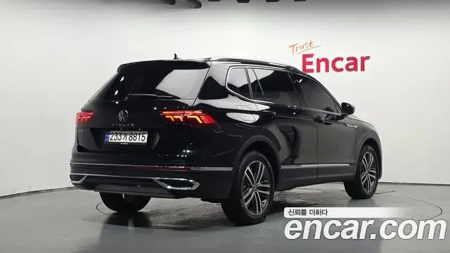 Volkswagen Tiguan Allspace 2023 — Photo 6/31
