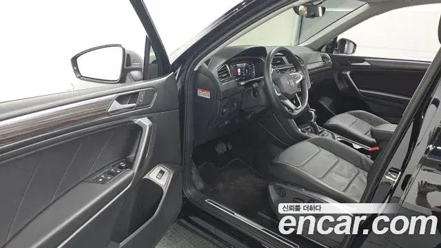 Volkswagen Tiguan Allspace 2023 — Photo 2/31