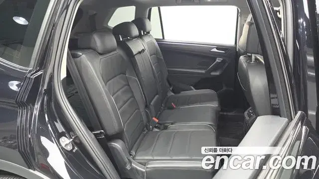 Volkswagen Tiguan Allspace 2023 — Photo 28/31