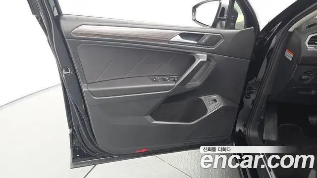Volkswagen Tiguan Allspace 2023 — Photo 14/31