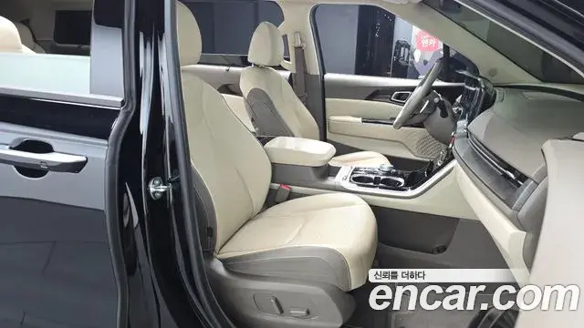 Kia Carnival 2023 — Photo 11/20