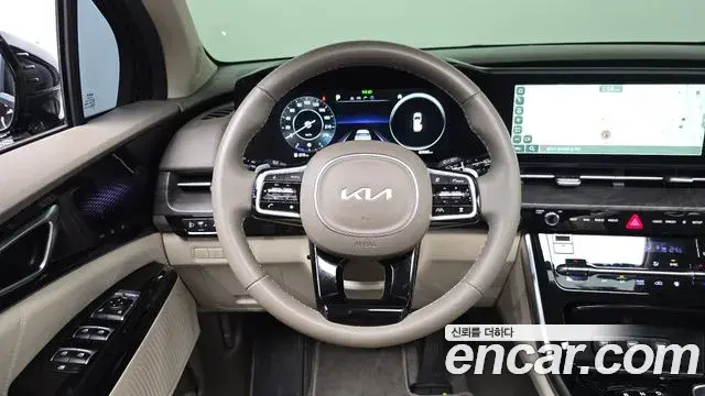 Kia Carnival 2023 — Photo 13/20