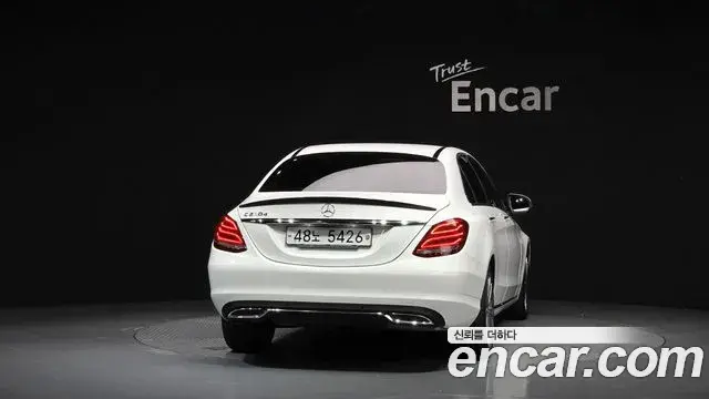 Mercedes-Benz C-Class 2018 — Фото 3/20
