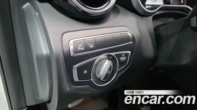 Mercedes-Benz C-Class 2018 — Фото 12/20